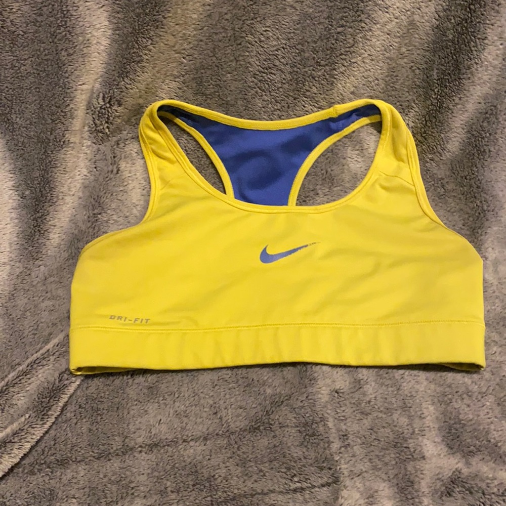 WOMEN’S NIKE DRI FIT SPORTS BRA S/M